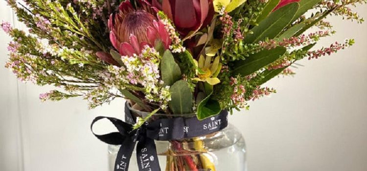 Best Flowers to Gift for This Christmas: Tips and Ideas from Bayleaves Florist