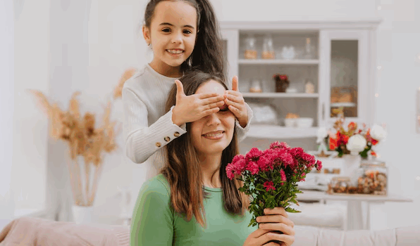 Make Her Smile: Top Trending Flowers for Mother’s Day 2025