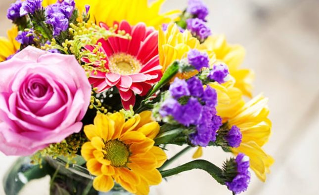 The Benefits of Choosing a Local Florist for Fresh Flower Delivery