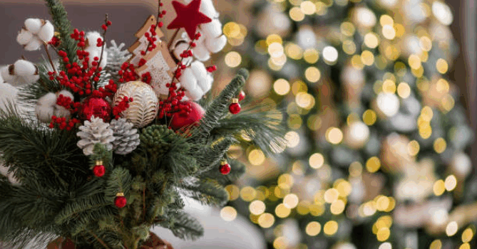 How to Choose Christmas Flowers That Match Your Holiday Theme
