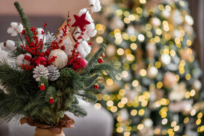 How to Choose Christmas Flowers That Match Your Holiday Theme