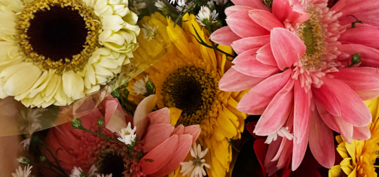 The Secret Skills Every Experienced Florist Uses to Create Stunning Arrangements