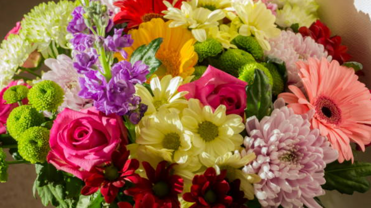 Why Fresh Flowers Are the Most Thoughtful Gift for Friends and Family